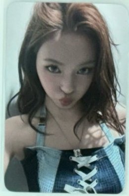 BABYMONSTER 小卡