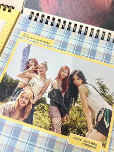 ITZY 2022 BFF 年曆組（無明信片）
