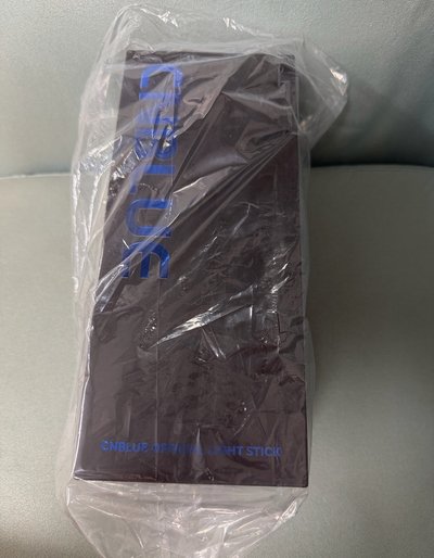 CNBLUE 應援手燈（含小卡） 全新