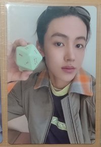 玹