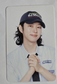 雙手握拳希澈