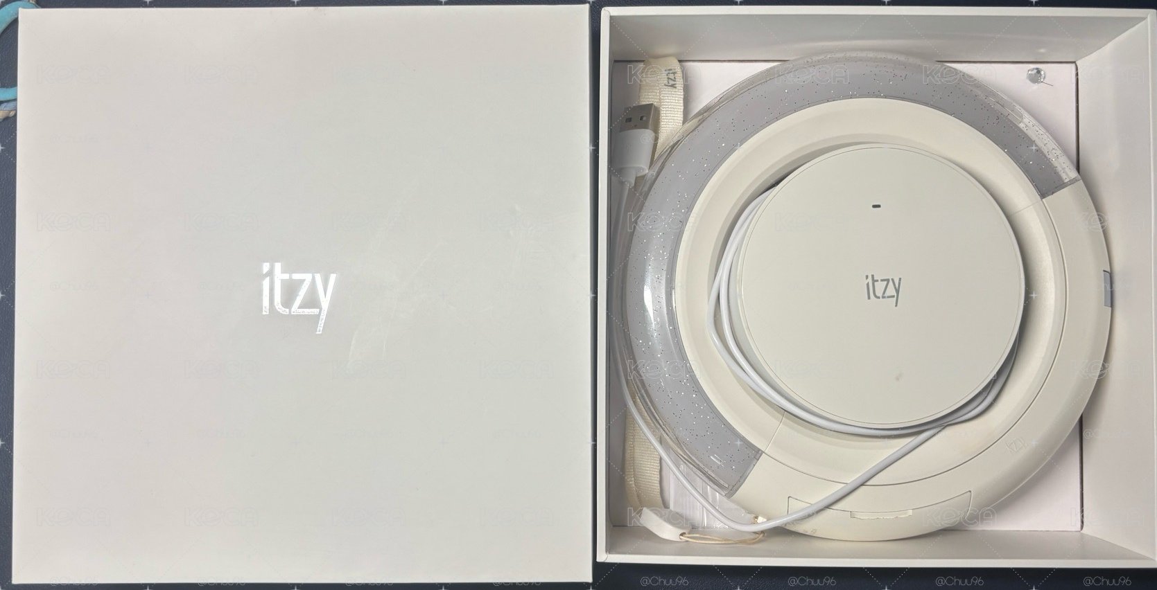 Itzy 一代手燈