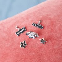 Levi’s 吊飾 別針襟章 