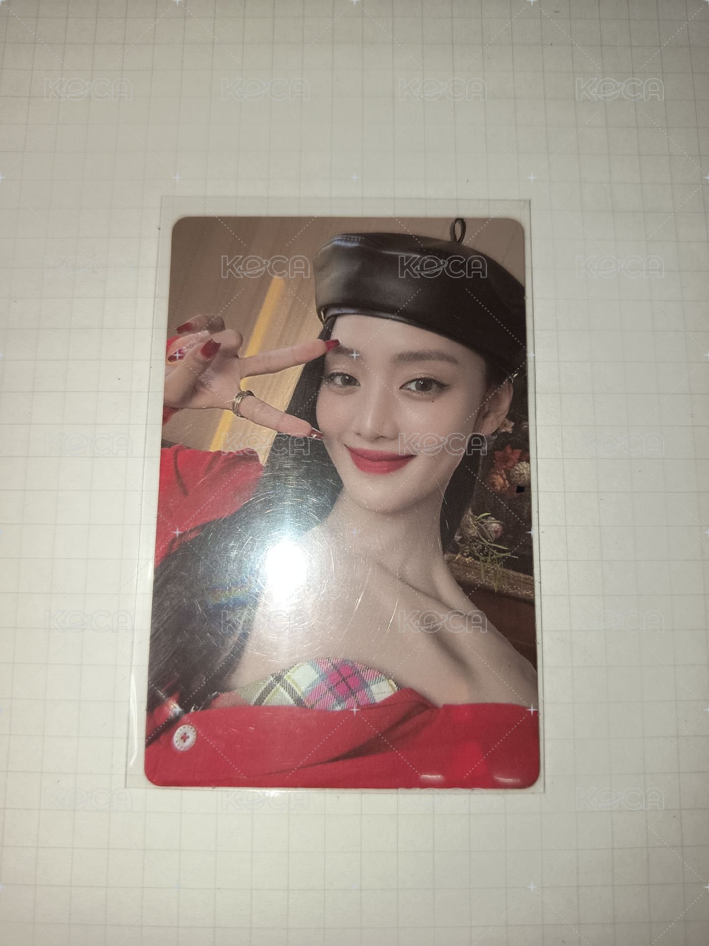比耶小妮(右下)
