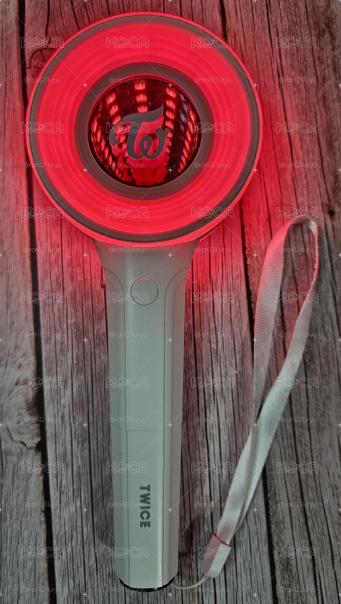 二手 TWICE 三代 OFFICIAL LIGHT STICK 官方 手燈 應援棒 五巡 腕帶燈