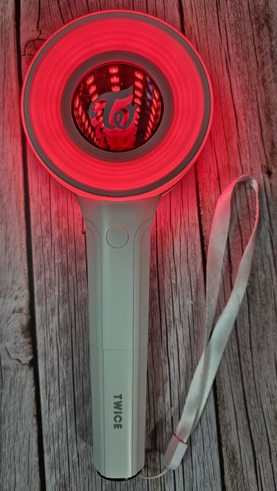 二手 TWICE 三代 OFFICIAL LIGHT STICK 官方 手燈 應援棒 五巡 腕帶燈