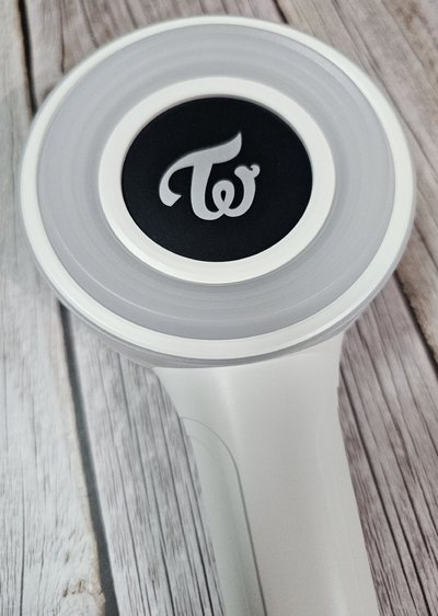 二手 TWICE 三代 OFFICIAL LIGHT STICK 官方 手燈 應援棒 五巡 腕帶燈