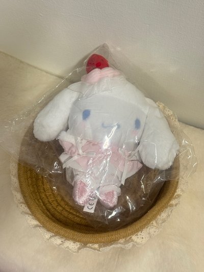 現貨.粉色草莓蛋糕大耳狗吊飾
