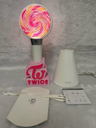 🍭 【官方正品】TWICE 初代手燈（Candy Bong）珍藏手燈✨