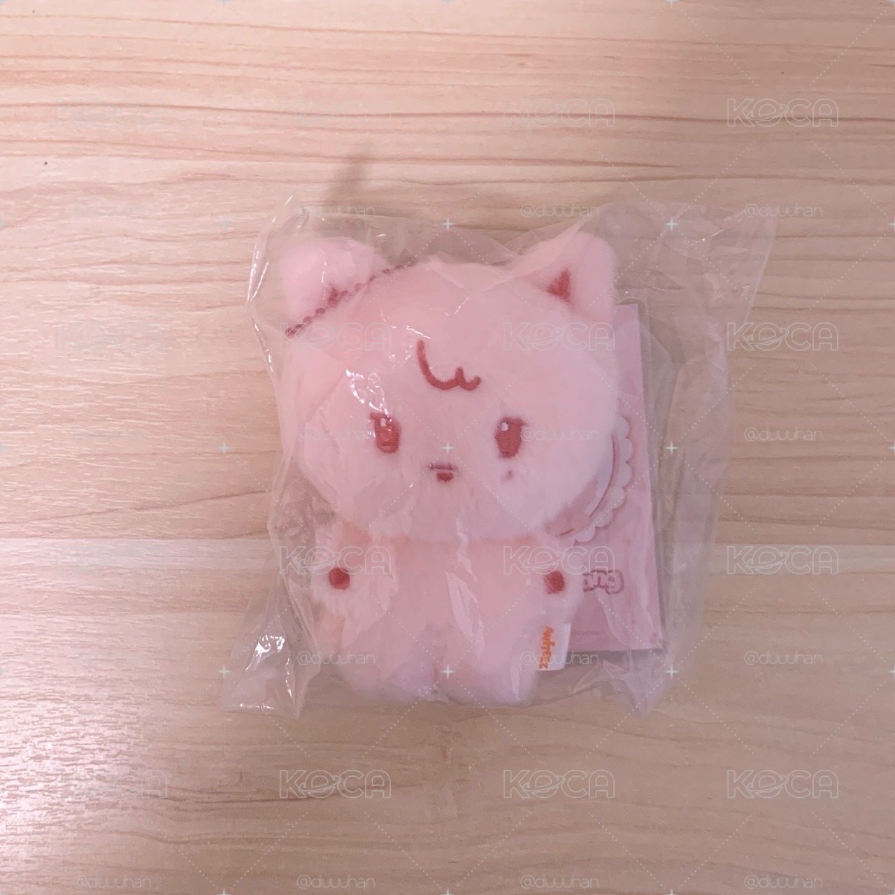 榮色違寶寶娃