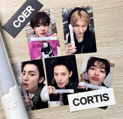 現貨🟢 CORTIS 手燈卡（5張➕2張貼紙）