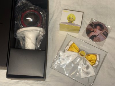 二代手燈-馥雞手燈蝴蝶結-趴趴公仔-徽章