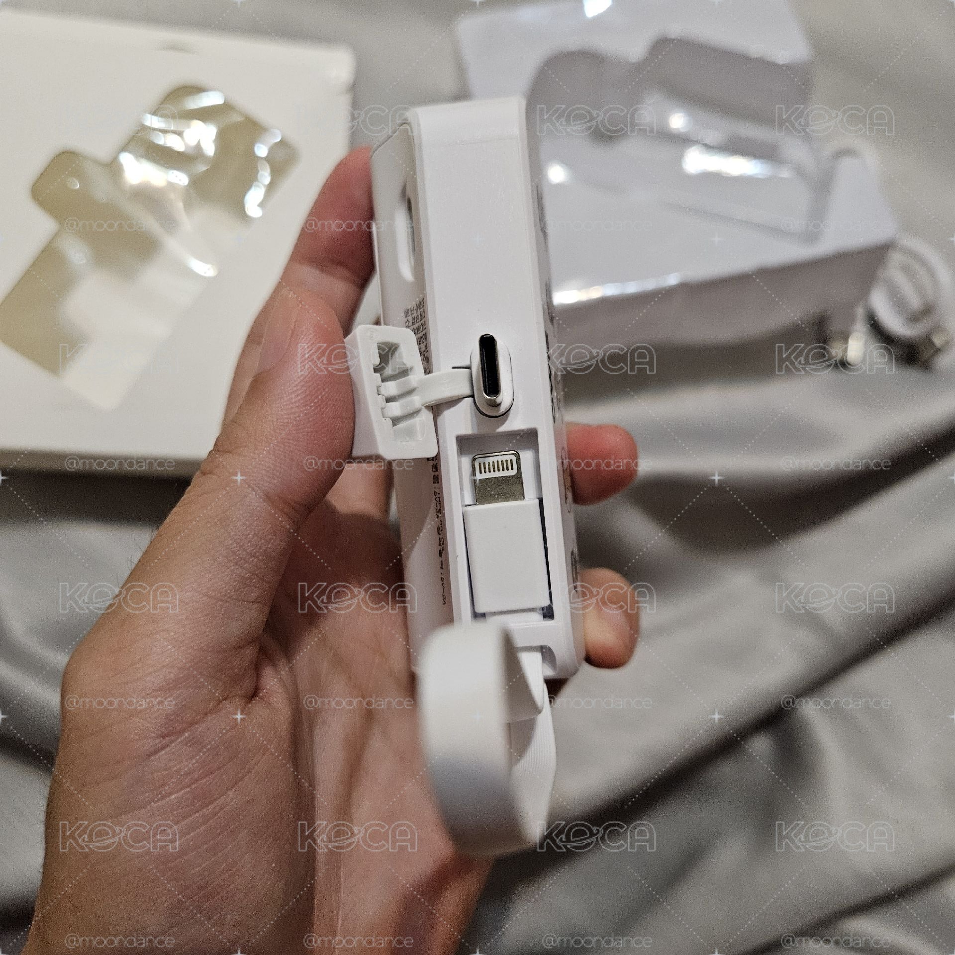 迷一 官方MD 行動電源，用過兩次，瑕疵如圖