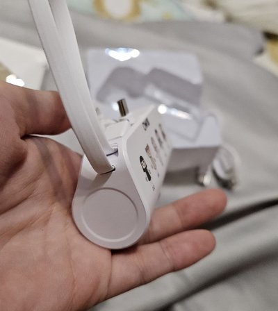 迷一 官方MD 行動電源，用過兩次，瑕疵如圖