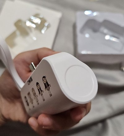 迷一 官方MD 行動電源，用過兩次，瑕疵如圖