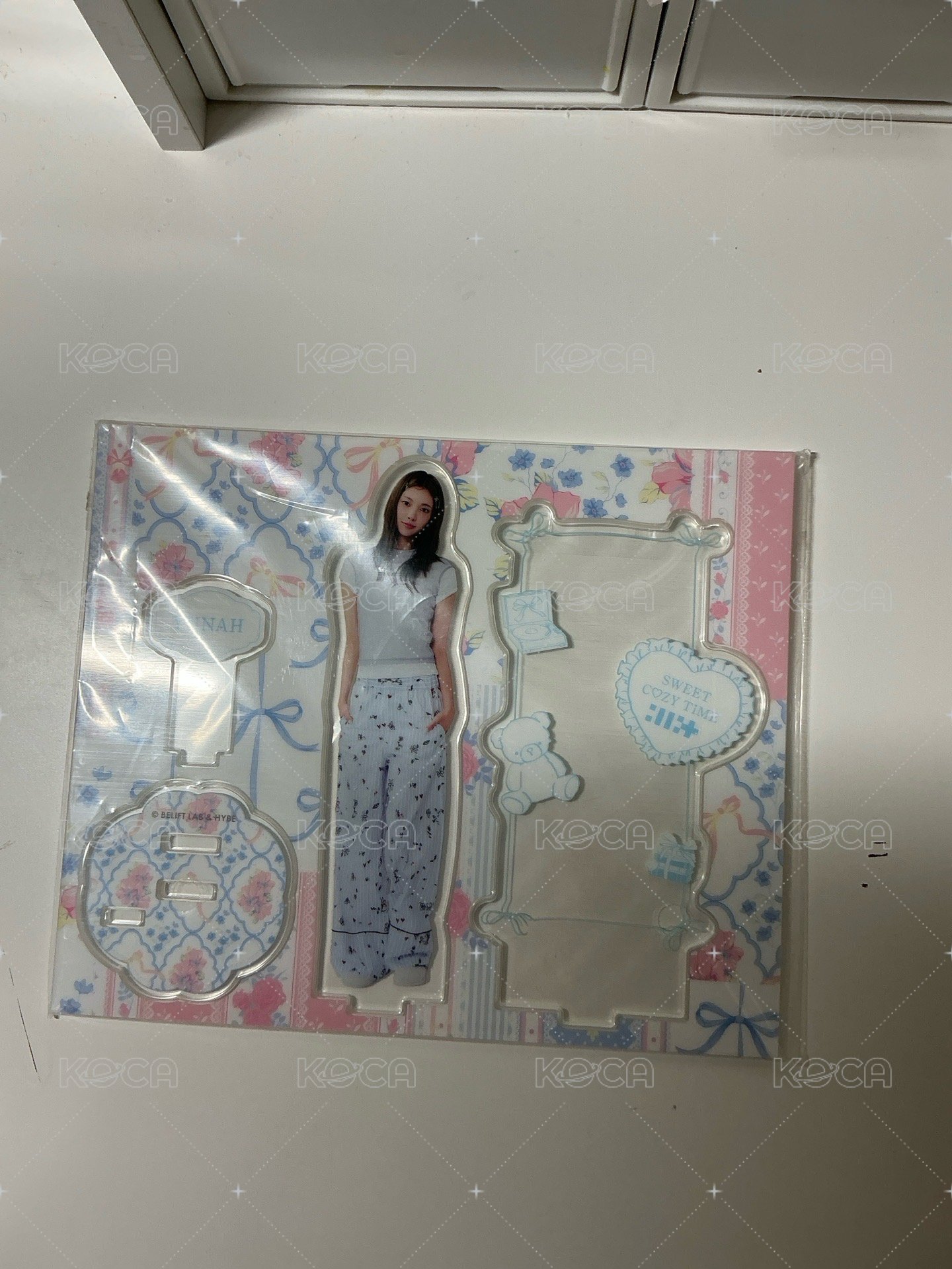 yunah 立牌