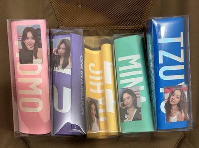 TWICE 新國立手幅
