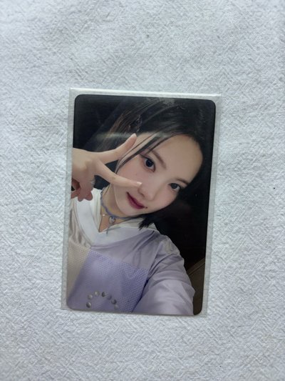 Jiwoo 中文卡背 單一 yzy 1.0 特典卡 