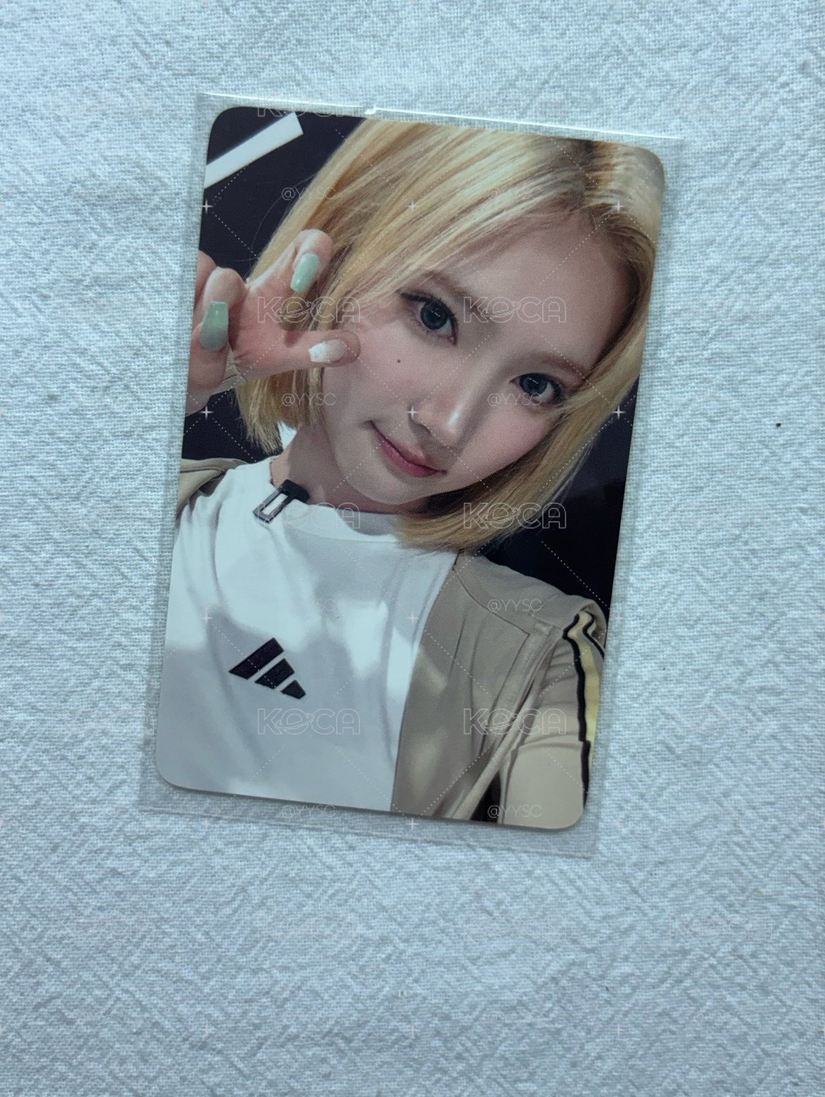 Jiwoo 迷二 el 幸運卡 