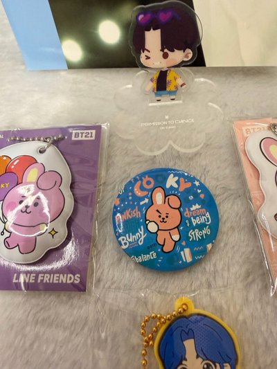 【絕版珍藏】BTS Jungkook 柾國 官方週邊小盤（立牌+吊飾+BT21 COOKY組合）