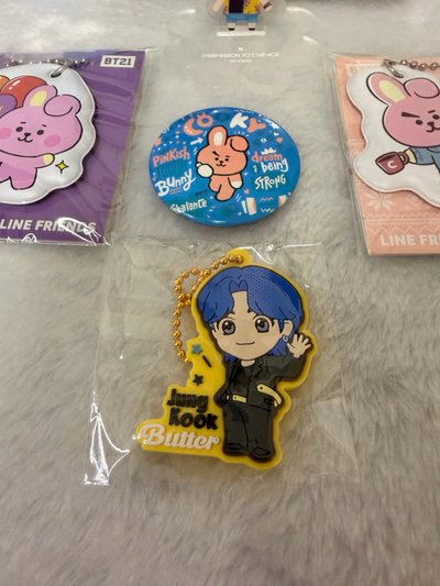 【絕版珍藏】BTS Jungkook 柾國 官方週邊小盤（立牌+吊飾+BT21 COOKY組合）