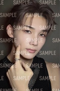 MOM 日咖 showcase 限定購入 特典卡 