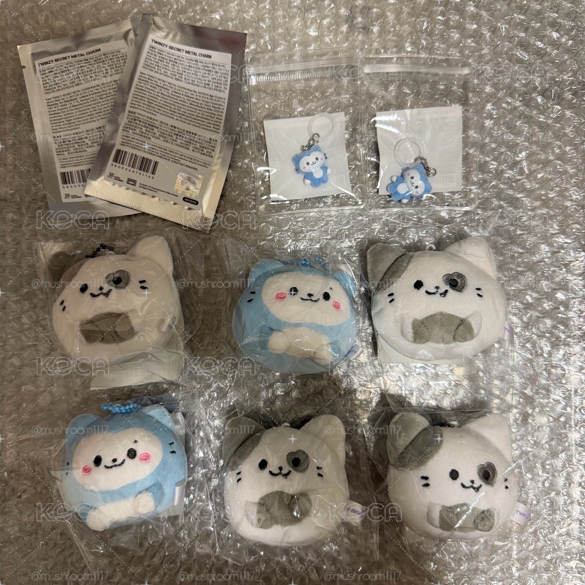 現貨 全新 ITZY 圓滾滾娃/絨毛吊飾/金屬吊飾
