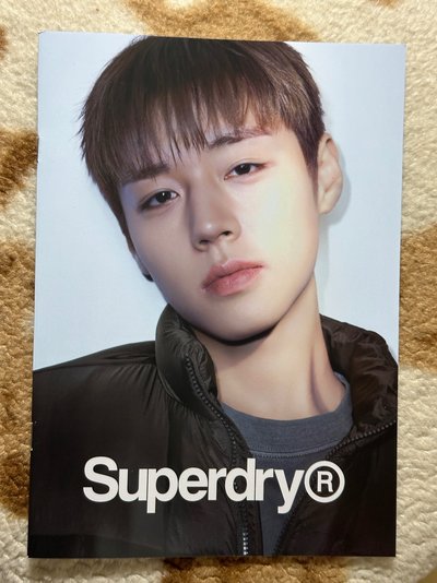 朴小訓 superdry線下寫真書