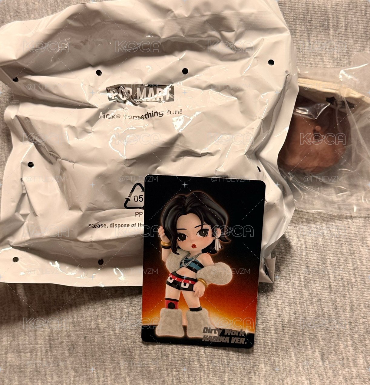 KARINA泡泡瑪特 DW款公仔