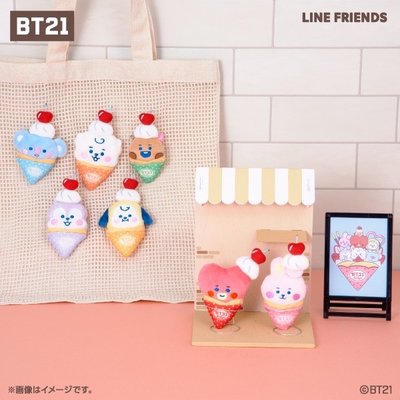BT21 / 日本全家限定 可麗餅系列 毛絨徽章 / 蝴蝶結壓克力鑰匙圈