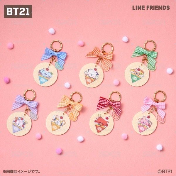 BT21 / 日本全家限定 可麗餅系列 毛絨徽章 / 蝴蝶結壓克力鑰匙圈