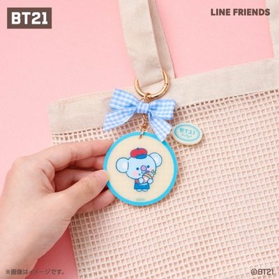 BT21 / 日本全家限定 可麗餅系列 毛絨徽章 / 蝴蝶結壓克力鑰匙圈