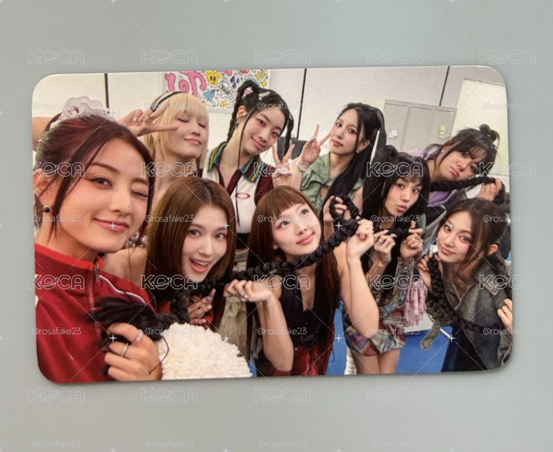 TWICE 團卡