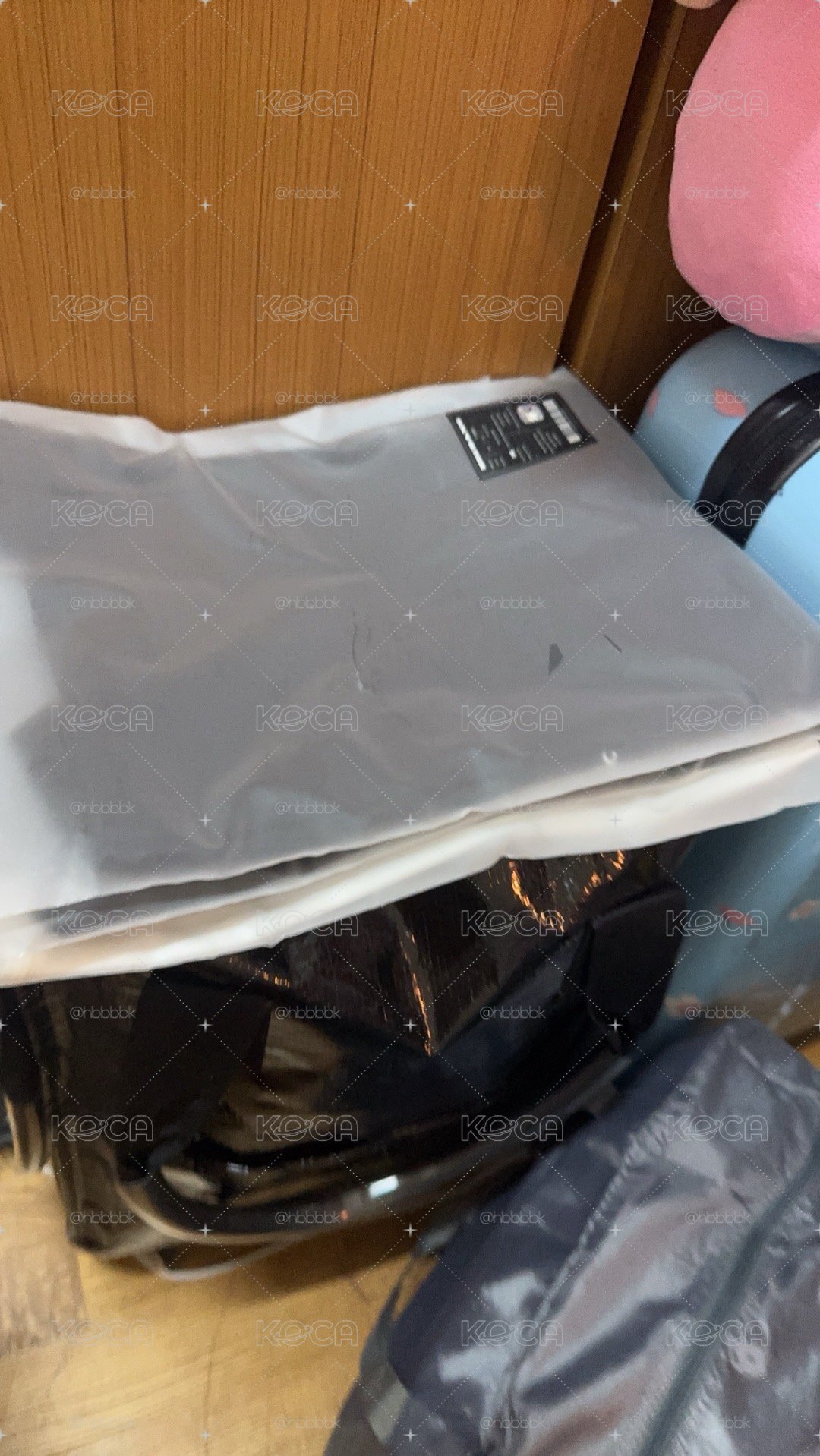 展覽白T