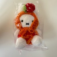 橘紅衣草莓毛帽