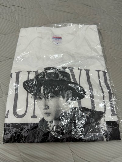 SJ 日週衣服 白色M號 銀赫