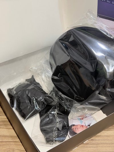 崔傘全新娃衣含卡（無娃，嚴重運送盒損）