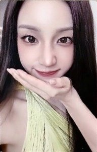 Fenty Beauty 3.0 代言卡 