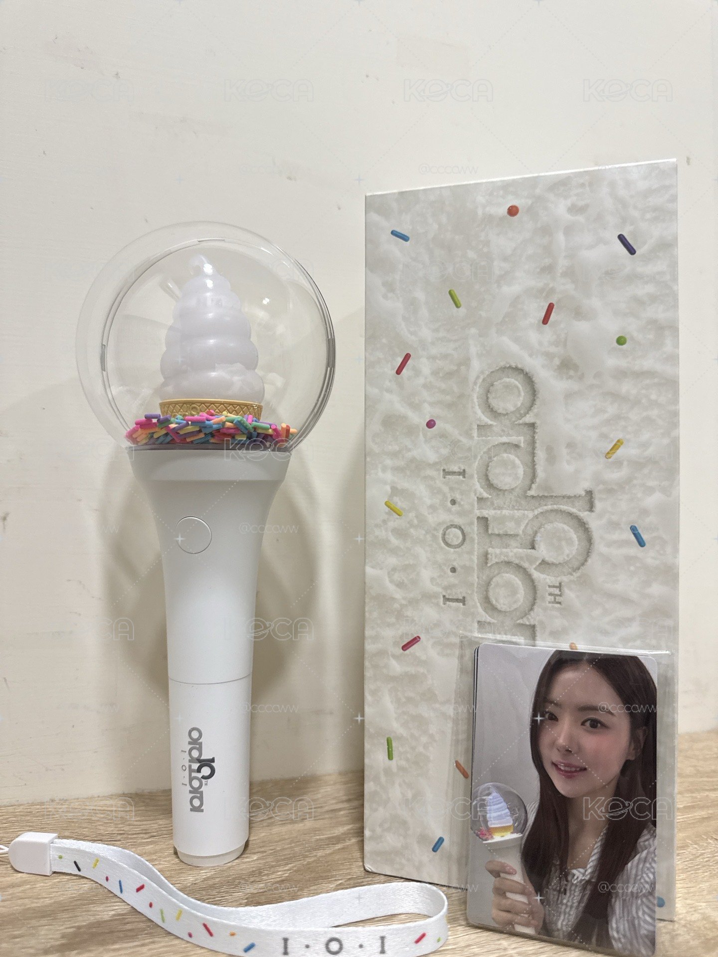 I.O.I 手燈