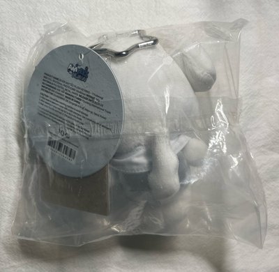 銀白吊飾娃潤