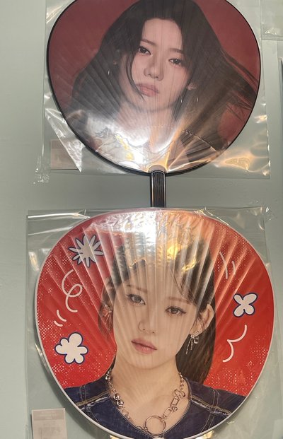 茶仁海報跟扇子
