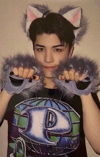 MOM 日咖 SHOWCASE 特典卡 B ver.