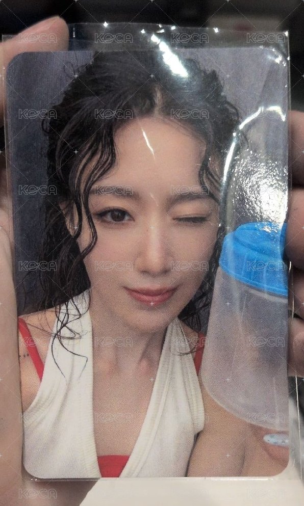 拿水刷