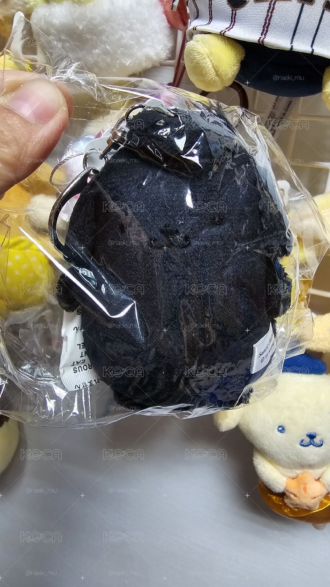 LOWRYS FARM 黑色布丁狗吊飾娃
