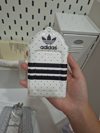 愛迪達卡套