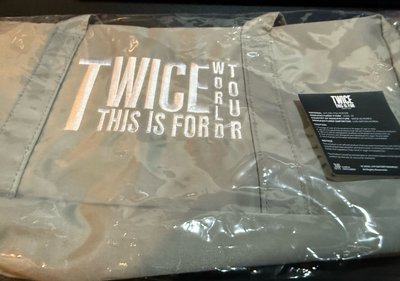 TWICE 六巡快閃 波士頓包