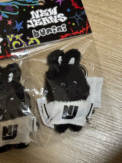 NewJeans Bunini 黑兔