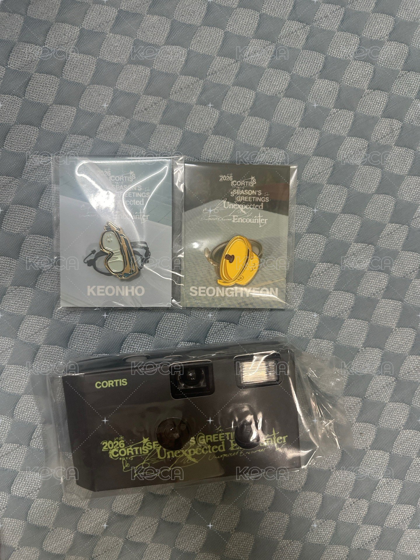 底片+兩個徽章