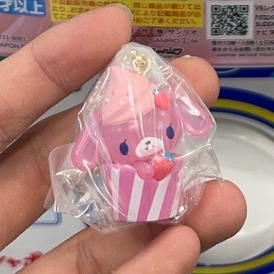 杯子蛋糕扭蛋 草莓兔