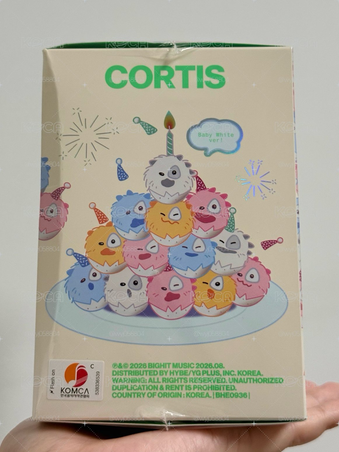 CORTIS 白色生日球專